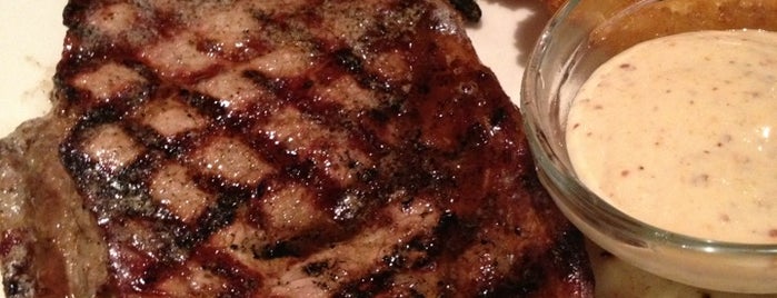 Black Angus Steakhouse is one of Steveさんのお気に入りスポット.