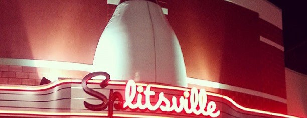 Splitsville is one of foodieさんの保存済みスポット.