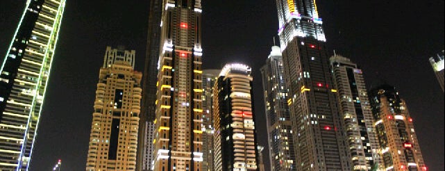 The Ritz-Carlton Dubai is one of Lieux qui ont plu à Mesut.