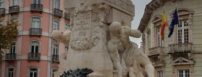 Monumento aos Mortos da Grande Guerra is one of Tempat yang Disukai Carla.