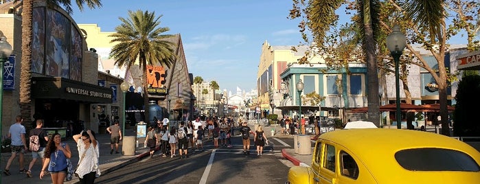Hollywood Blvd is one of Kawika : понравившиеся места.