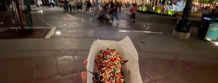 Clarabelle's Hand-Scooped Ice Cream is one of Disneyland trip.