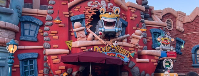 Roger Rabbit's Car Toon Spin is one of Disney rides.