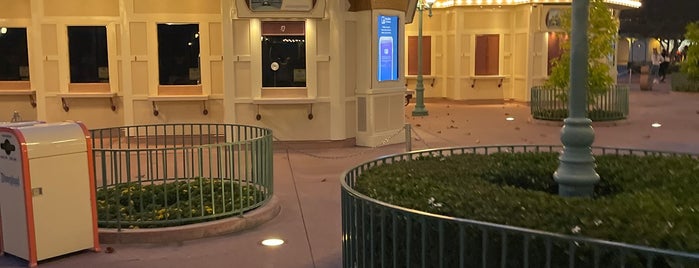 Esplanade & Ticket Booths is one of Disneyland.