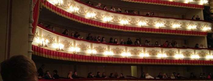 Alexandrinsky Theatre is one of Orte, die Dmitri Кабаша gefallen.