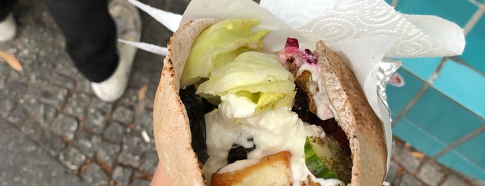 The King of Falafel – Mo’s kleiner Imbiss is one of Lunch / dinner.