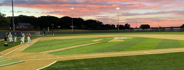 Oak Grove Baseball Fields is one of Colin : понравившиеся места.