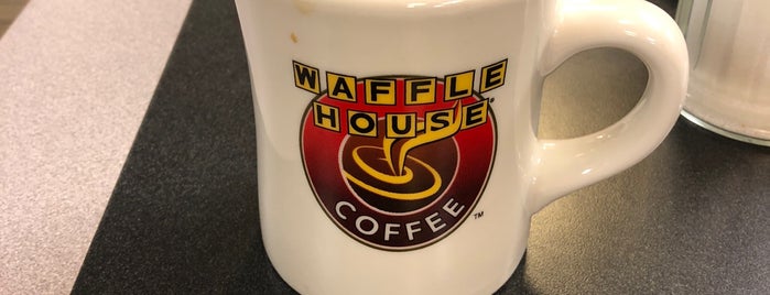 Waffle House is one of สถานที่ที่ Justin ถูกใจ.