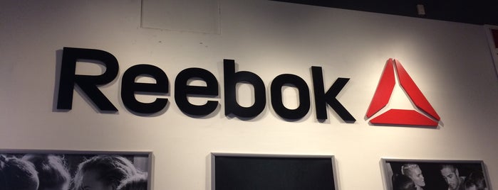 Reebok Outlet is one of สถานที่ที่ A.R.T ถูกใจ.