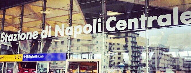 Stazione Napoli Centrale is one of cose manco a roma!.