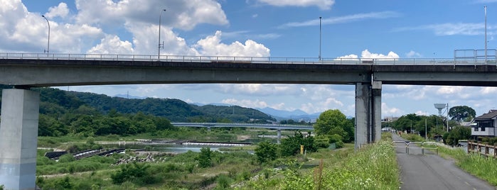 羽村大橋 is one of 多摩川.