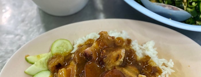 ข้าวหมูแดงนายไซ is one of Red-Crispy pork.