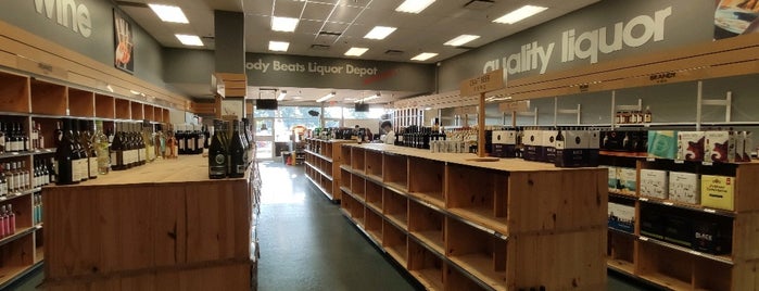 Liquor Depot is one of Lugares favoritos de Moe.