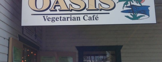 Oasis Cafe is one of Lugares favoritos de Joey.