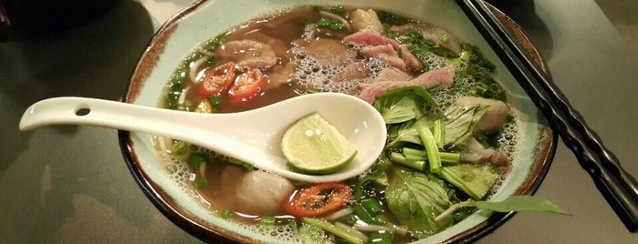 Pho Vietz is one of Lawrenceさんの保存済みスポット.