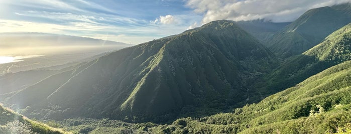 Waihee Ridge Summit is one of Maui Favorites.
