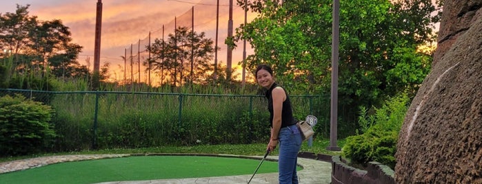 Spring Rock Golf Center is one of Mini-Golfing in NYC.