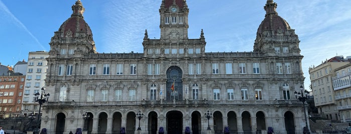 Praza de María Pita is one of Coruña.