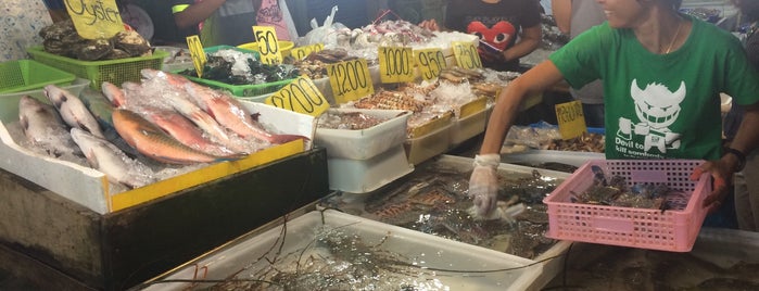 Fish and Seafood Market is one of Phuket.