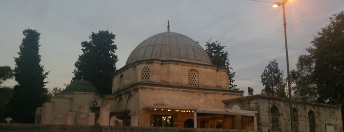 Eyüp Sultan is one of สถานที่ที่ Aylinche ถูกใจ.