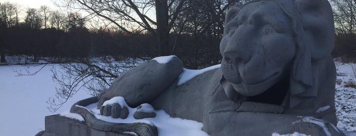 Львиная пристань is one of Прогулка.