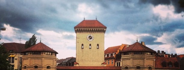 Isartorplatz is one of Tempat yang Disukai Peter.