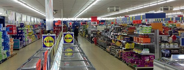 Lidl is one of Jörgさんのお気に入りスポット.