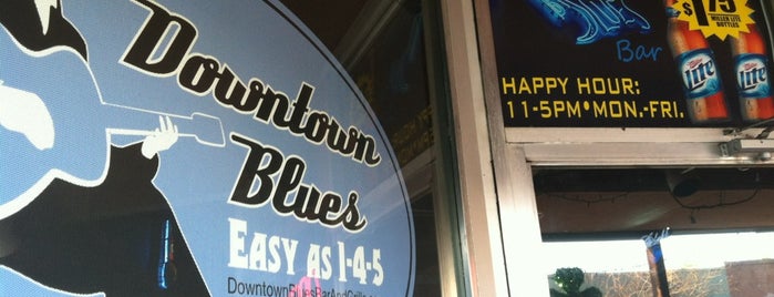 Downtown Blues Bar is one of Lugares favoritos de Jemma.