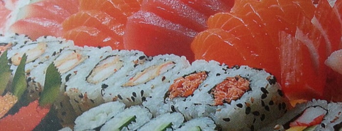 Sushi Home is one of Tempat yang Disukai Suzan.