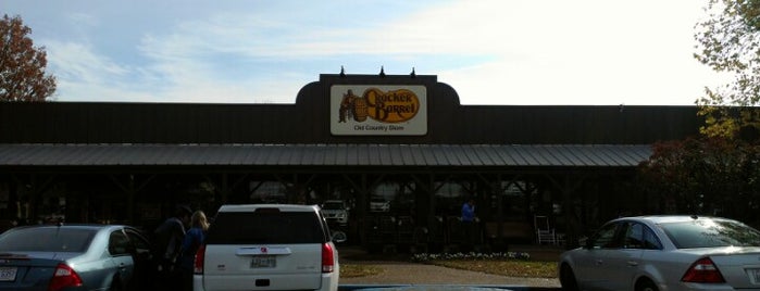 Cracker Barrel Old Country Store is one of สถานที่ที่ Ataylor ถูกใจ.