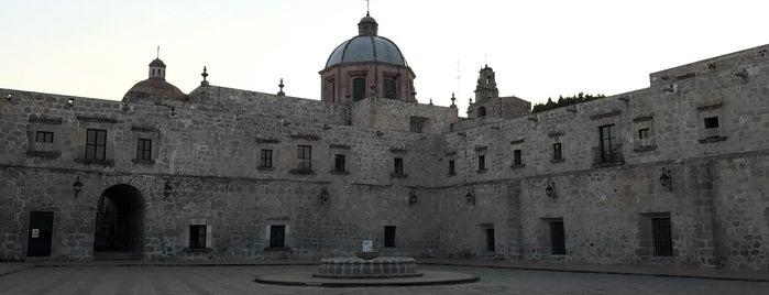 Casa de la Cultura is one of Locais curtidos por David.