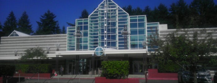Regal Crossroads - Bellevue is one of Tempat yang Disukai Cristina.