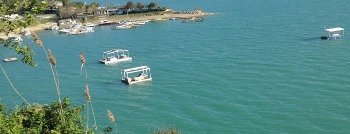 Amerikan Adası is one of สถานที่ที่ Fatih ถูกใจ.