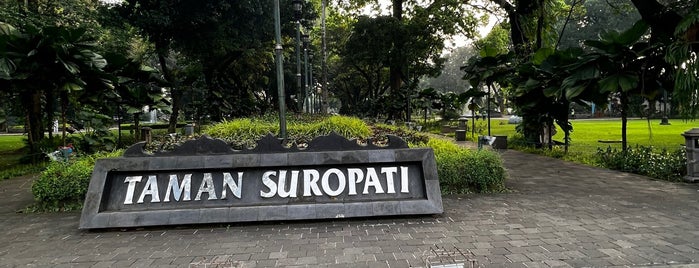 Patung Diponegoro is one of Джакарта.