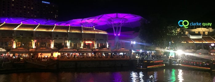 The Promenade @ Clarke Quay is one of Mr.さんのお気に入りスポット.