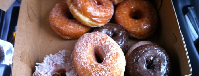 Frank's Donuts is one of Tempat yang Disukai John.