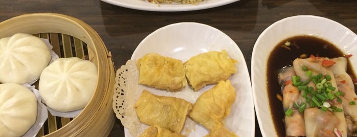Mongkok Kitchen is one of Posti che sono piaciuti a Sergey.
