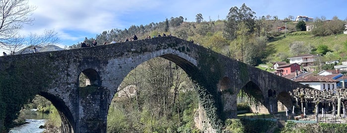 Cangas de Onís is one of Viajes.