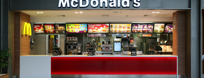 McDonald's is one of Tempat yang Disukai Naciye.