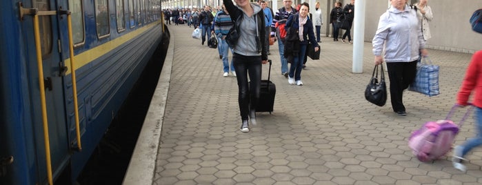 Dnipro Main Railway Station is one of Днепропетровск.