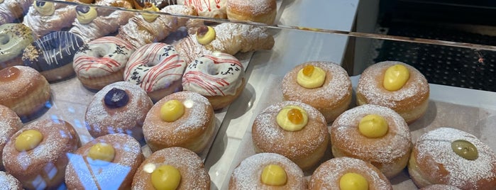 Zeppola Italian Bakery is one of The 15 Best Places for Mixed Berries in New York City.