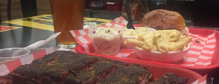 Shawns Smokehouse BBQ is one of Lugares favoritos de Eric.