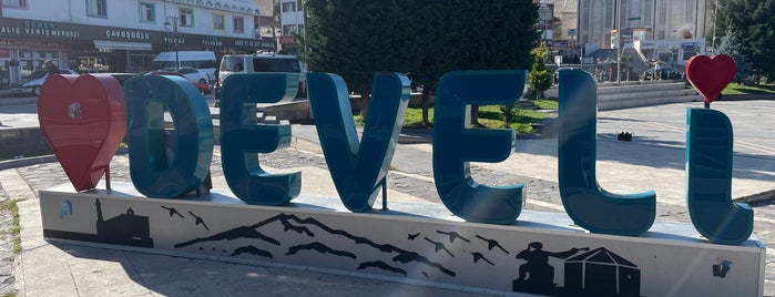 Develi Meydanı is one of Posti che sono piaciuti a K G.
