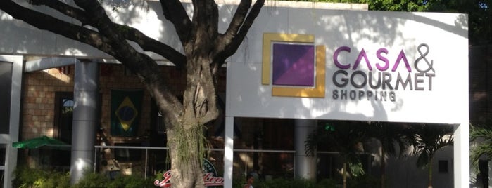 Casa & Gourmet Shopping is one of สถานที่ที่บันทึกไว้ของ Bruna.