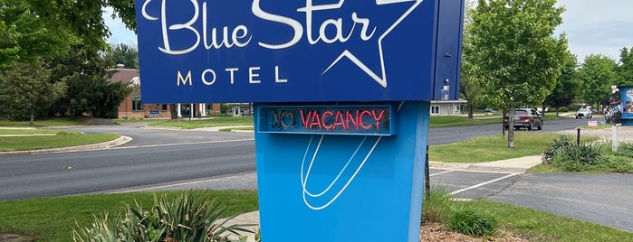 Blue Star Motel is one of Mich.