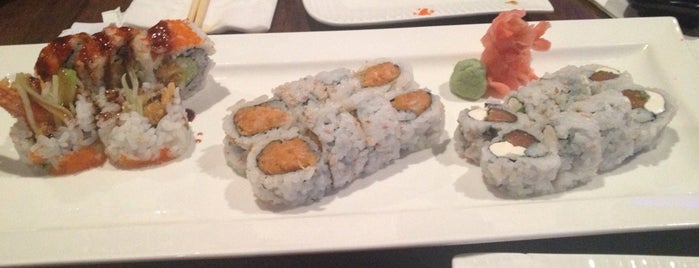 Vine Sushi & Thai is one of Lugares favoritos de kD.