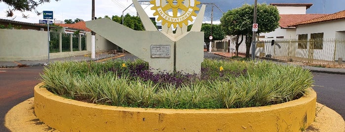 Rotatória da Galdino is one of Monumentos e Marcos em Paraguaçu Paulista.