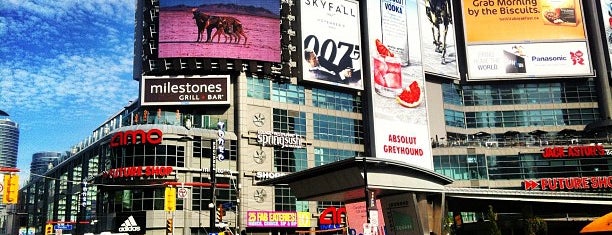 Yonge-Dundas Square is one of Toronto, Canadá.