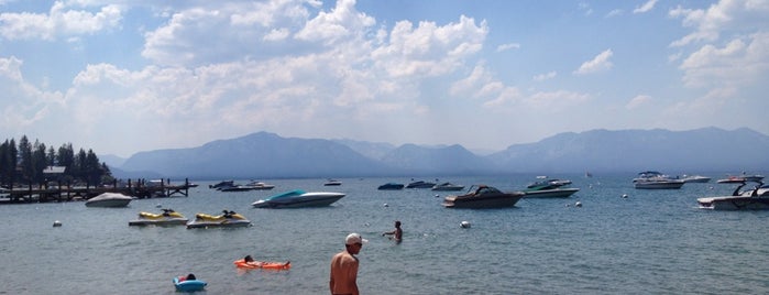 Round Hill Pines Beach is one of Michael : понравившиеся места.