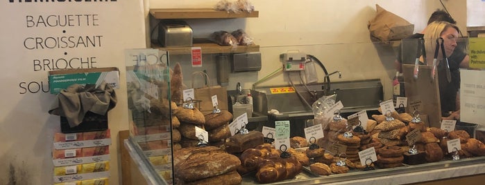 Clark Street Bread @ GCM is one of Lieux sauvegardés par Kimmie.